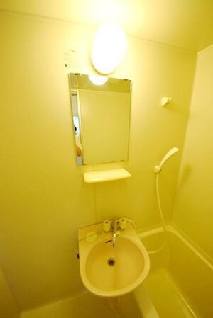 アブレスト西日暮里の物件内観写真